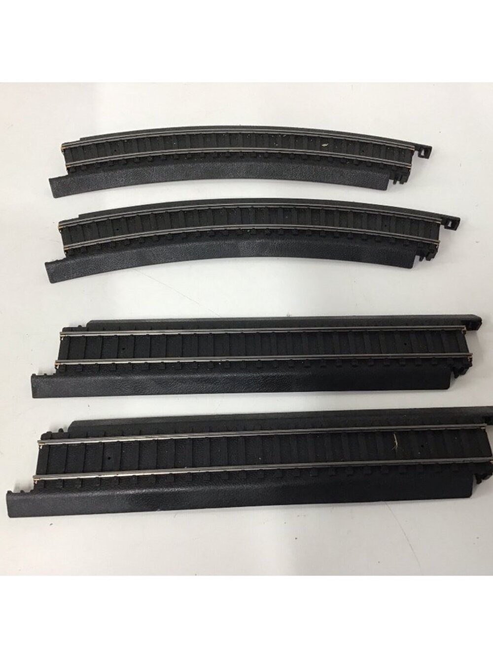 Life Like Ho Scale Model Train Power Loc Track Lot Of 4 - 2 Curve 2 Straight